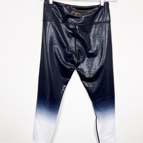 NWOT ZYIA Active Ombre Light n Tight
High Rise 7/8 leggings - Picture 3 of 8